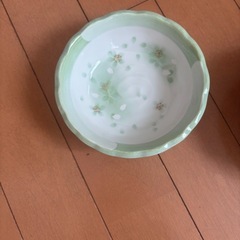 宇野千代さんの小皿4枚
