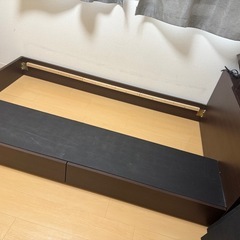 ダークブラウン引き出し収納付きベッド