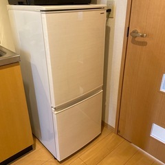 シャープ一人暮らし冷蔵庫無料でお譲りします。