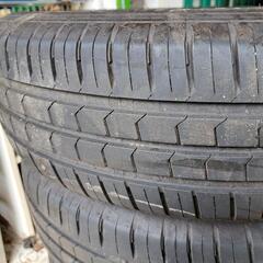 新品未使用スタットレスタイヤと中古タイヤセット175/60R16の画像