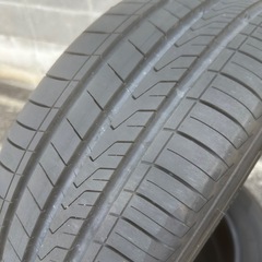 215/60R16 2021年製造 バリ溝 うっすらイボ残り有り‼️の画像