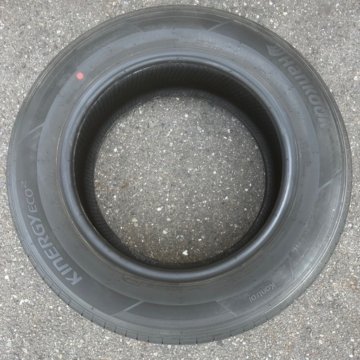 215/60R16 2021年製造 バリ溝 うっすらイボ残り有り‼️