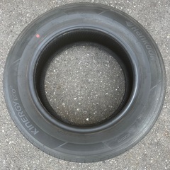 215/60R16 2021年製造 バリ溝 うっすらイボ残り有り‼️の画像