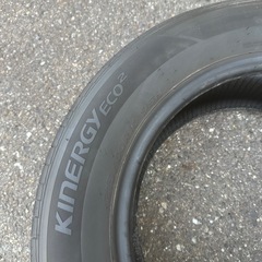 215/60R16 2021年製造 バリ溝 うっすらイボ残り有り‼️の画像