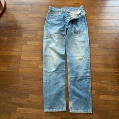 Levi'sデニムパンツ