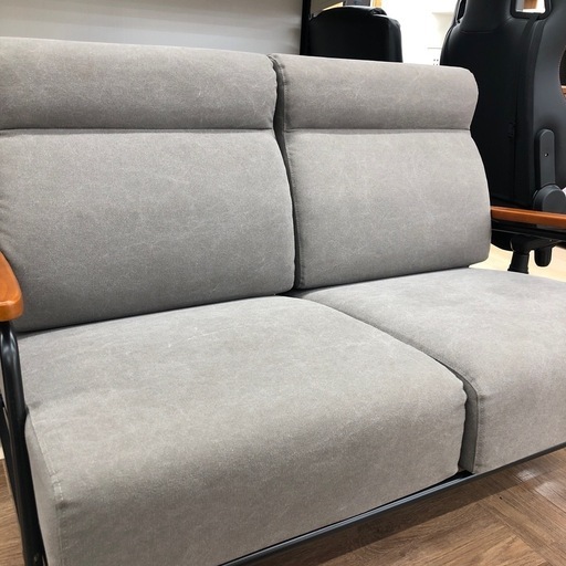 anthemの2人掛けソファーのご紹介です！！