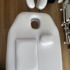 【お値引き相談可】マッサージベッドの画像