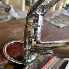 【現役稼働品】 キッチン　浄水器内蔵型シングルレバー混合水栓の画像
