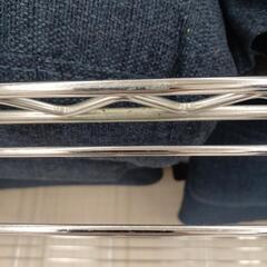 ★ジモティー割あり★2段メタルラック　アイリス　SV　※サビあり　使用感あり　 高さ(H)70cm× 幅(W)120cm× 奥行(D)45.5cmの画像