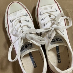 コンバース 
ローカットスニーカー 22.5 白