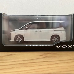 TOYOTA  VOXY  ミニカー  1/30スケール