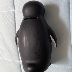 スイカペンギンの貯金箱
の画像