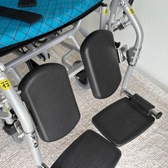 カワムラ KXL16-42 車椅子 ティルト＆リクライニング式車いす 介助式  アルミ製車イス スイングアウト ソフトタイヤ  の画像