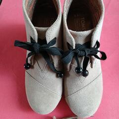 TOMS　サイズ22の画像