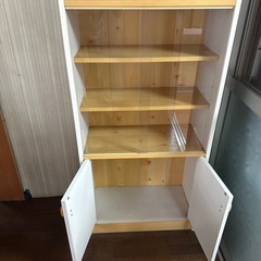 食器棚の画像