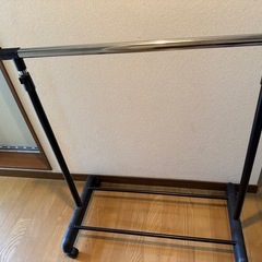 キャスター付きハンガーラック