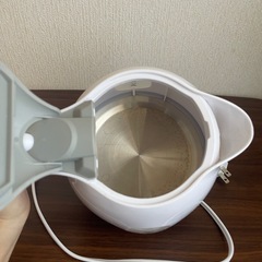 コンパクト電気ケトル（1L）KTK-300の画像