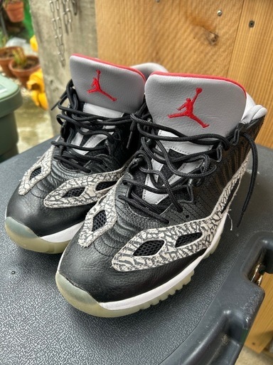 スニーカー jordan11 row