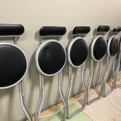 パイプ椅子６脚
