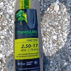 スーパーカブなど　新品　タイヤ　2.50-17　前後兼用の画像
