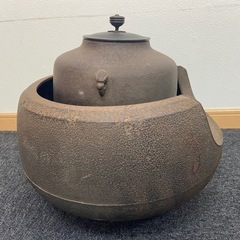 茶道具 風炉釜 鉄釜 茶釜 五徳　金属工芸 アンティーク  中古品の画像