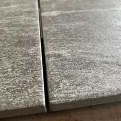タイル　300角の画像