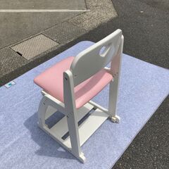 ★価格交渉OK・おまけ付き 学習チェア KUROGANE 木製チェア ホワイト×ピンク キャスター付き　学習椅子 いす イス 子供 女の子向けの画像