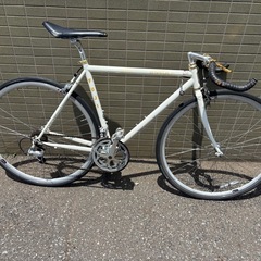 自転車本体　フジ　ストラトス