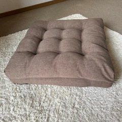 背もたれだけの座椅子の画像