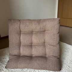 背もたれだけの座椅子の画像