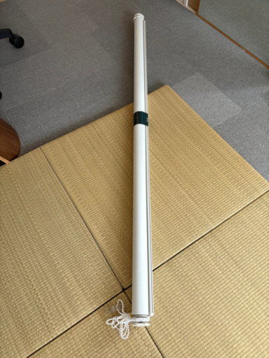 新品　突っ張り式ロールスクリーン