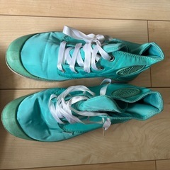 スニーカー