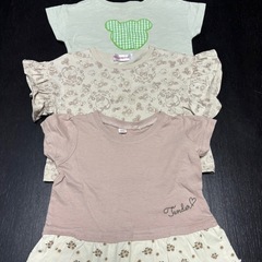 80女子夏服　キティ含む３枚