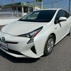トヨタ　　プリウス　Sグレード　車検2年取り直し　タイヤ新品交換...