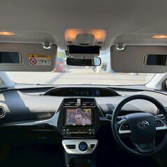 トヨタ　　プリウス　Sグレード　車検2年取り直し　タイヤ新品交換費用含む　ナビ　バックカメラ　ETCの画像