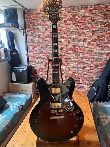 EPIPHONEセミアコースティックギター