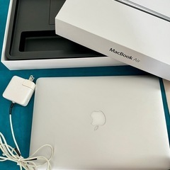 1/11 【良品】Apple MacBook Air Early...