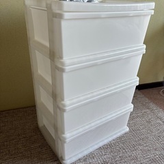 プラスチック　衣装ケース　4段