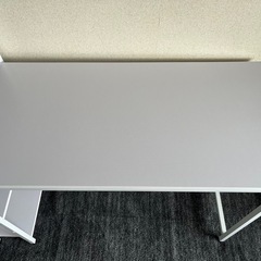 棚付きデスクの画像