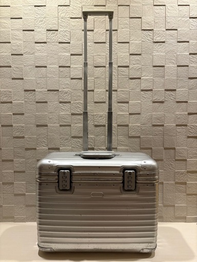 リモワ トパーズ パイロット 2輪