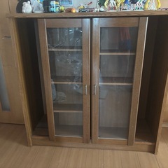 スライド式本棚　沢山収納出来ます