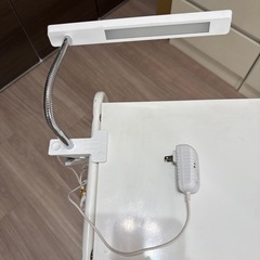 サイドテーブル&ライトの画像