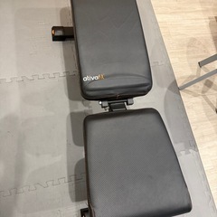 トレーニングベンチ　筋トレグッズ