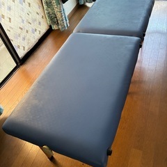 折りたたみ式マッサージベッド
