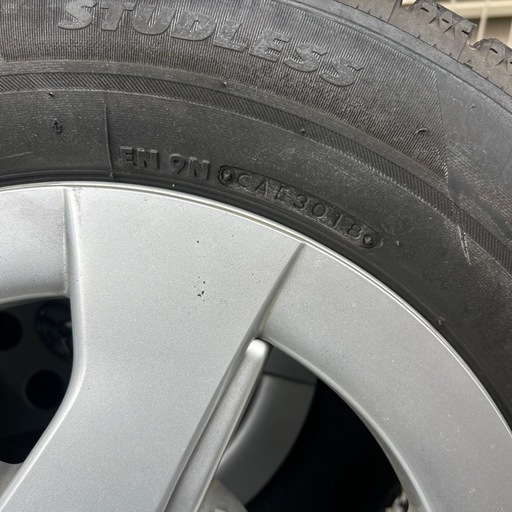 30プリウス純正ホイール付スタッドレス