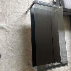 ガラステーブルの画像
