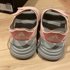 adidas サンダル　22センチの画像
