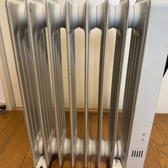デロンギ製オイルヒーターの画像