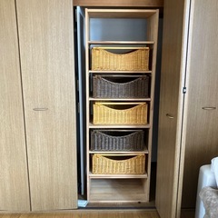 収納棚とカゴ５個　クローゼット