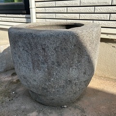 石のオブジェ
